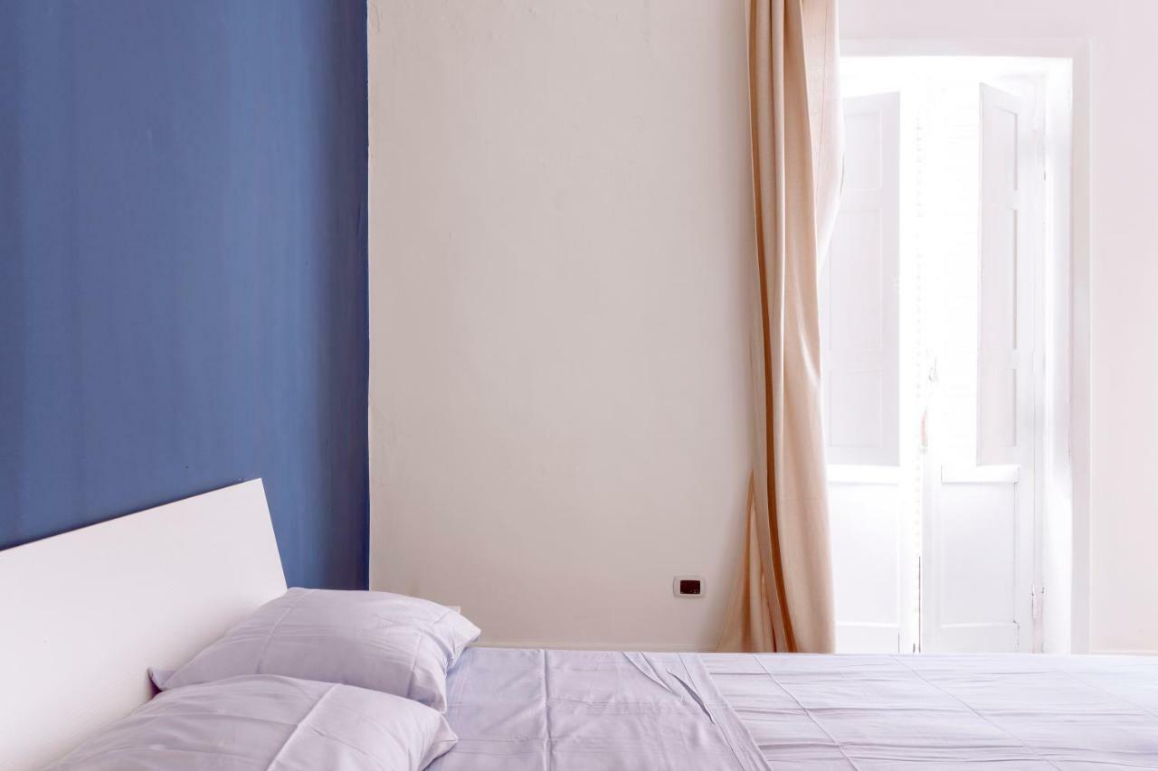 Geneva'S Apartment Таранто Экстерьер фото