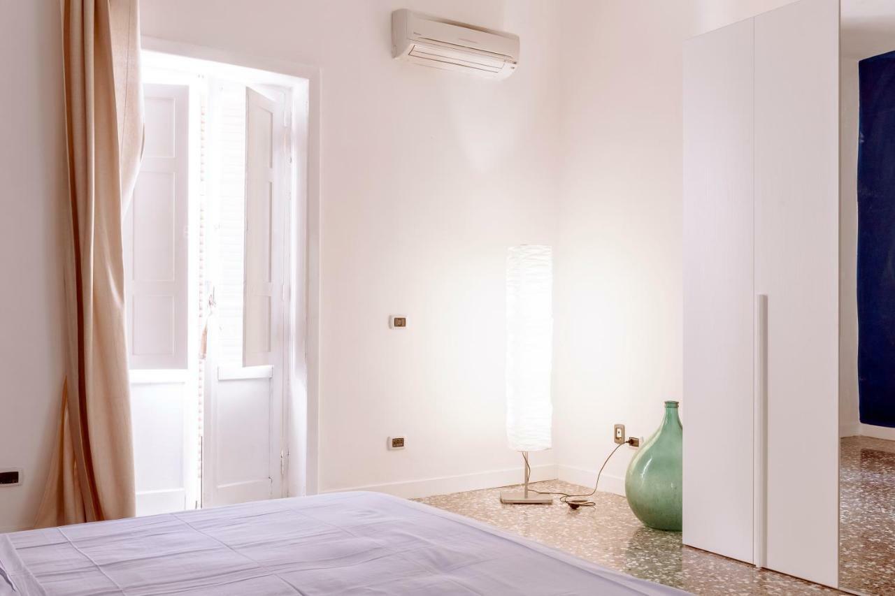 Geneva'S Apartment Таранто Экстерьер фото