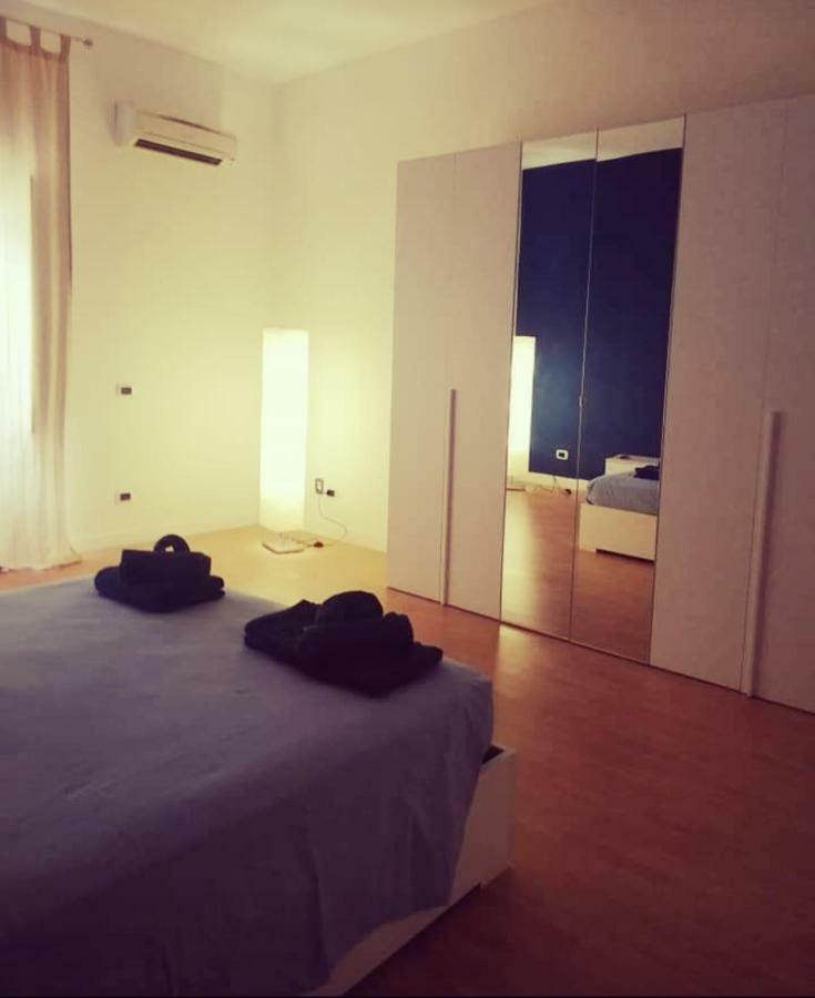 Geneva'S Apartment Таранто Экстерьер фото