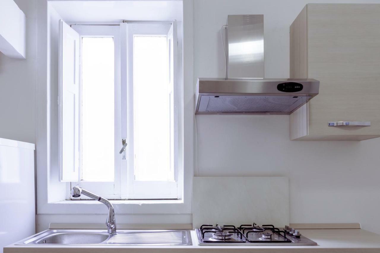 Geneva'S Apartment Таранто Экстерьер фото
