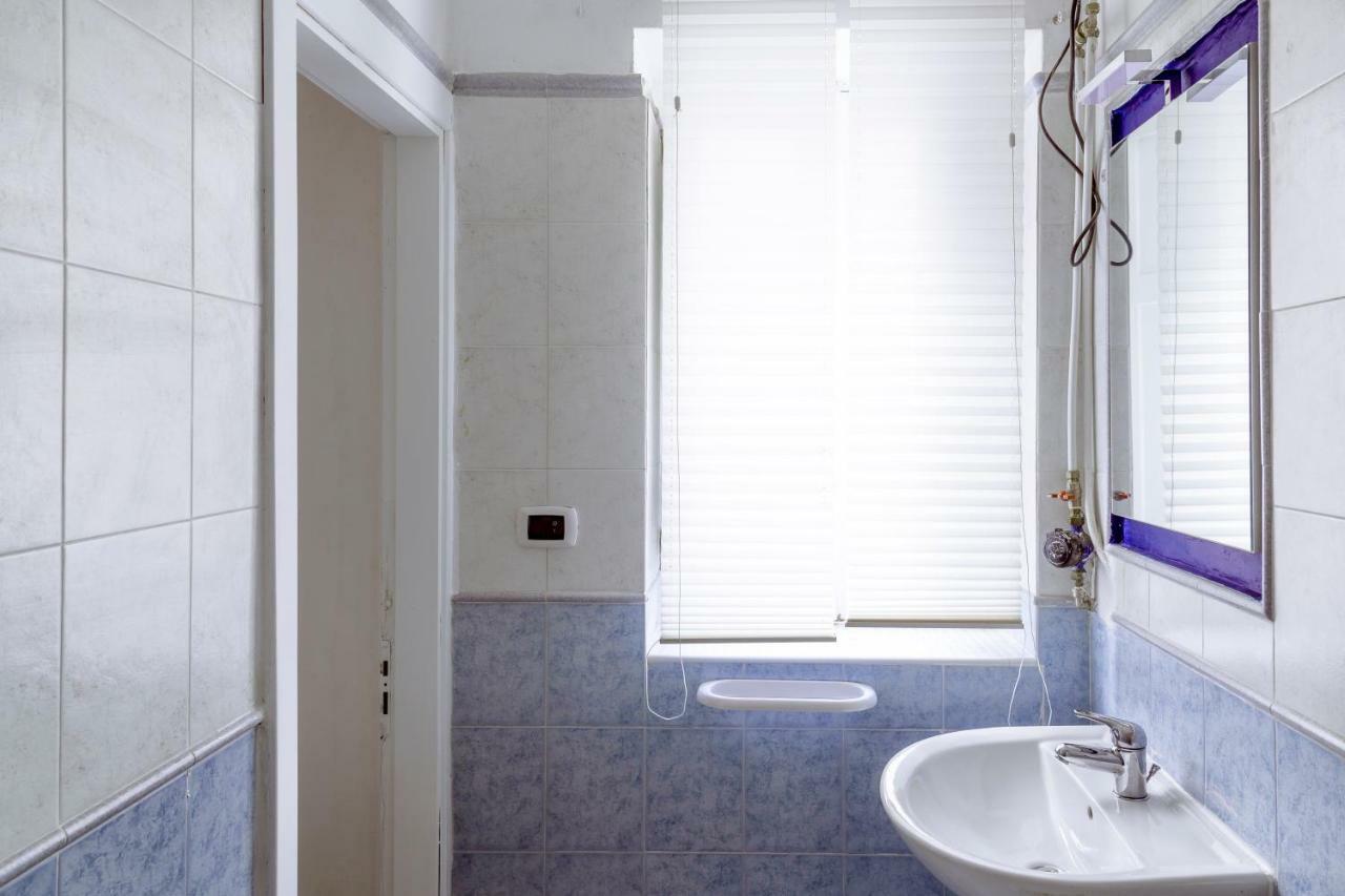 Geneva'S Apartment Таранто Экстерьер фото